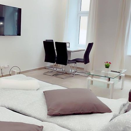 Queen Apartment 4P Wl Vienna Luaran gambar