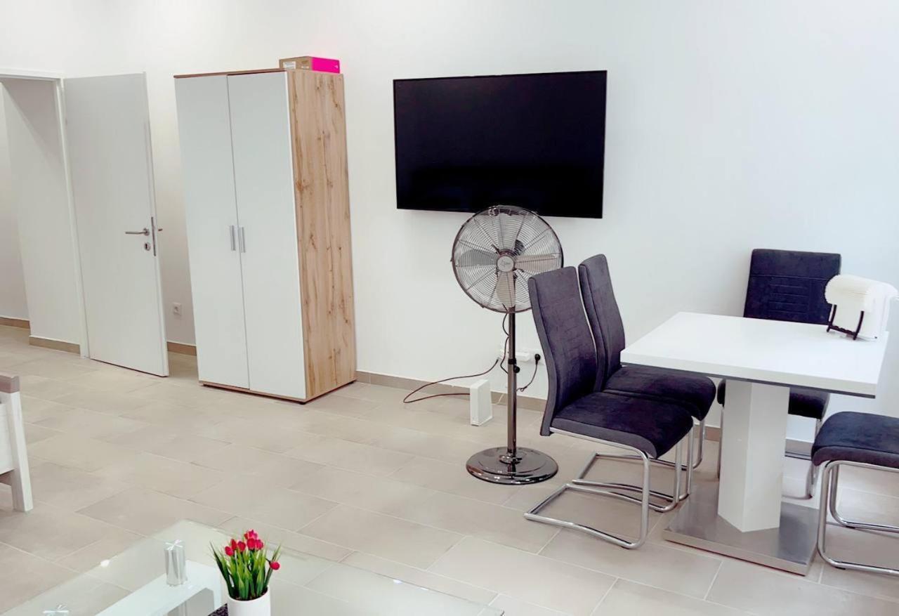 Queen Apartment 4P Wl Vienna Luaran gambar